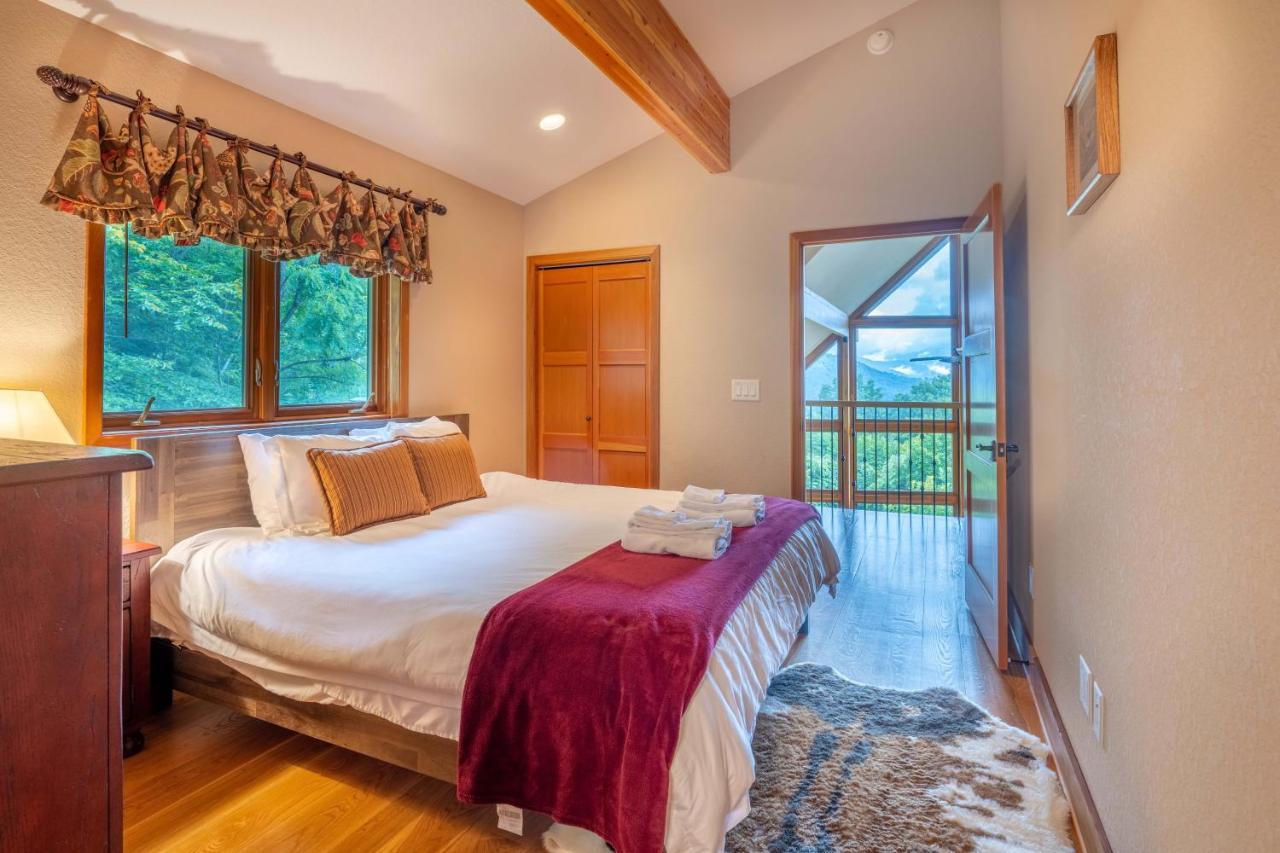 --Mountain Chalet Getaway With Breathtaking View Next To Tail Of Dragon-- Роббинсвилл Экстерьер фото