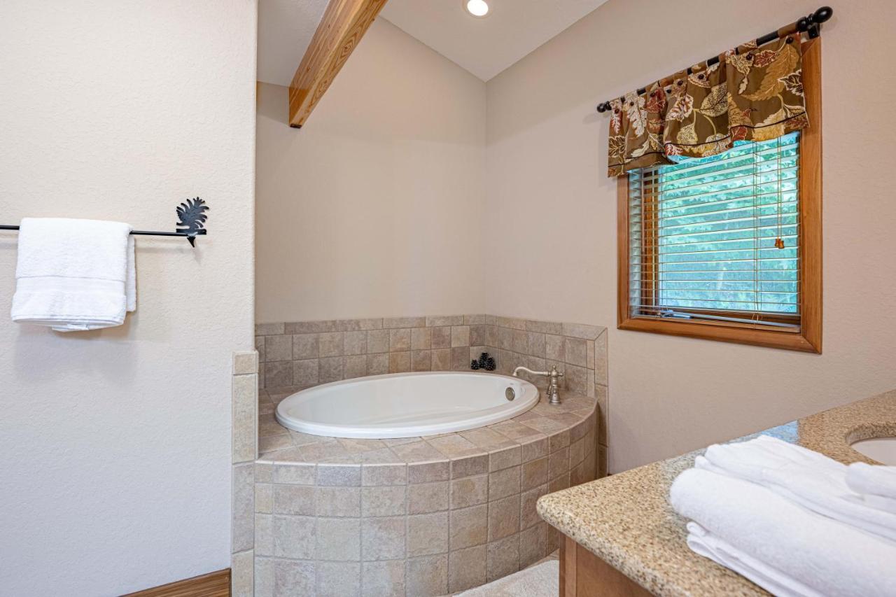--Mountain Chalet Getaway With Breathtaking View Next To Tail Of Dragon-- Роббинсвилл Экстерьер фото
